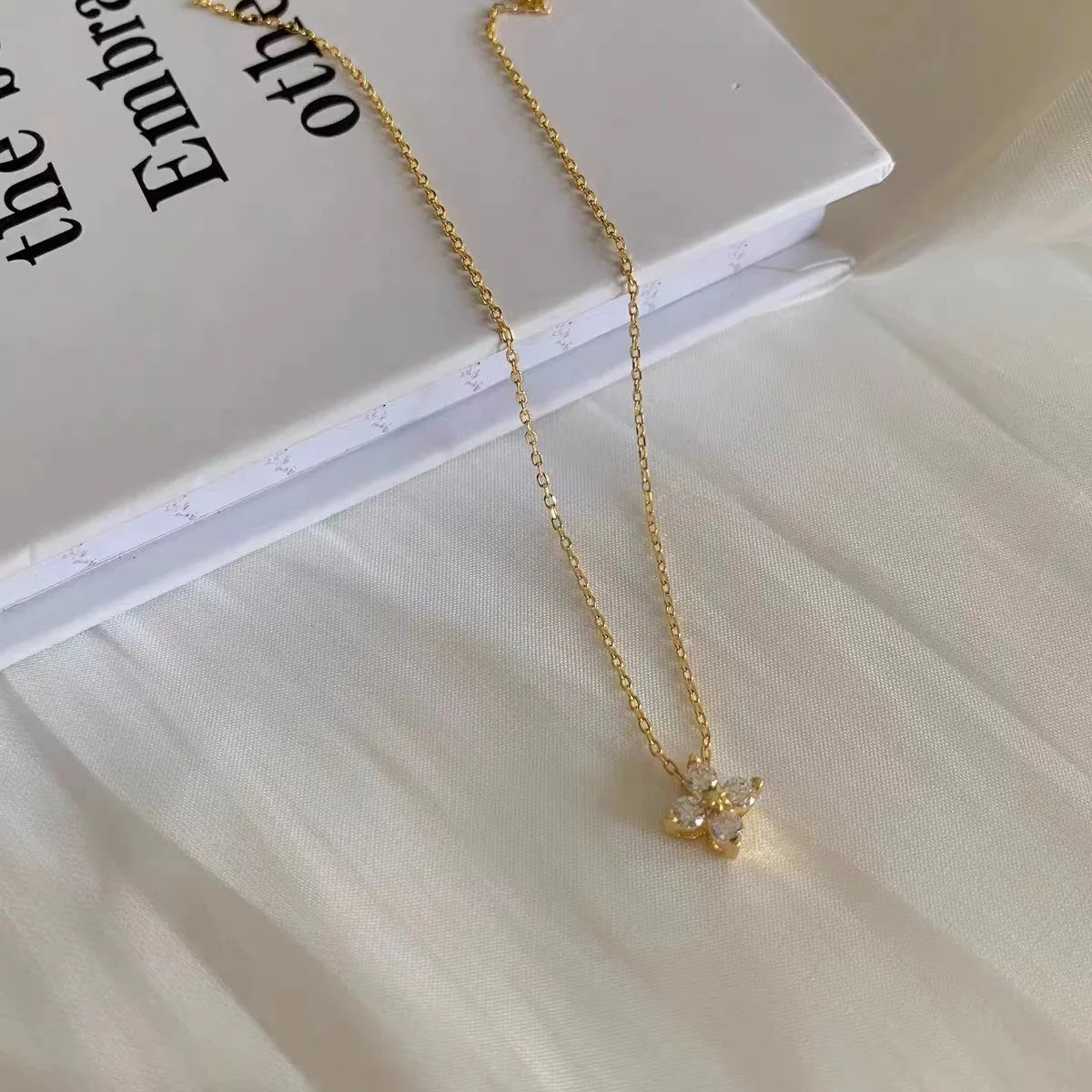 Read S925 Sterling Silver Plated 18K Gold Sparkling Zircon Flower Necklace for Women Girl Exquisite Party Jewelry Gifts - Floq & Raman