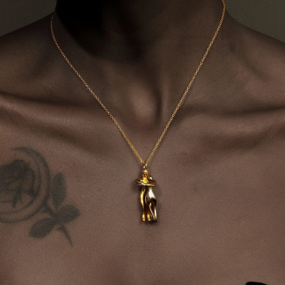 Mix Color Smooth Design People Hug Pendants Necklace Stainless Steel 18K Gold Fashion Jewelry For Lover Family Gift - Floq & Raman