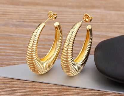 Top Quality 2 Colors Geometric Crescent Shape Adjustable Earrings Cubic Zirconia Women Retro Jewelry Classic Party Gift - Floq & Raman