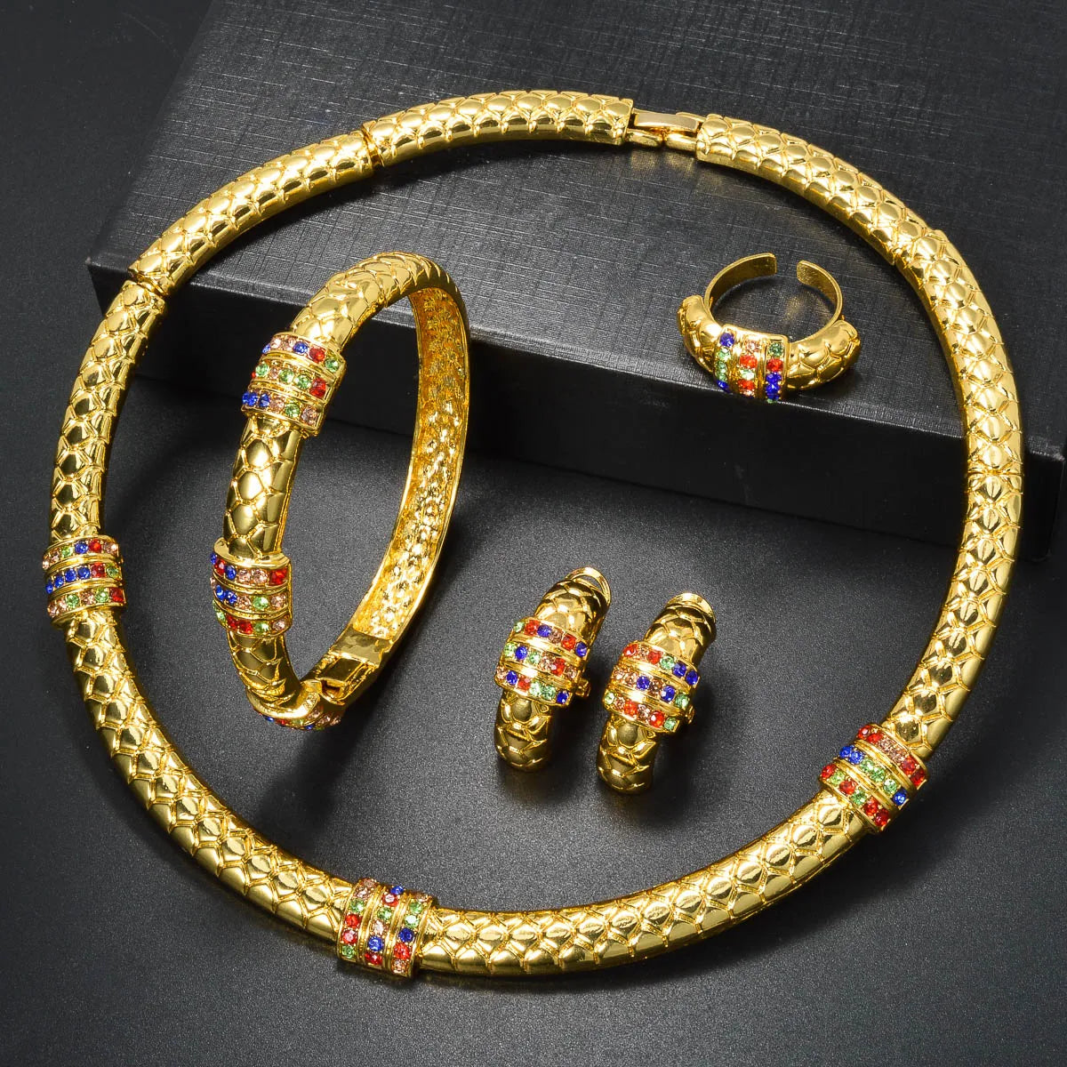 Luxury 18k Gold-Plated Women's Jewelry 4-Piece Round Necklace Bracelet Earrings Ring Gold Classic Dubai Wedding Gift - Floq & Raman